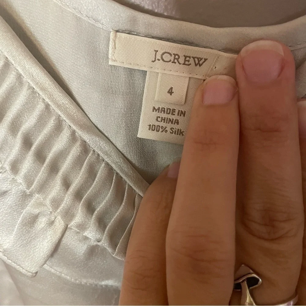 J. Crew Silk Sleeveless Blouse Tank Top Ruffle Neckline Gray Size Small 4 - Picture 4 of 5